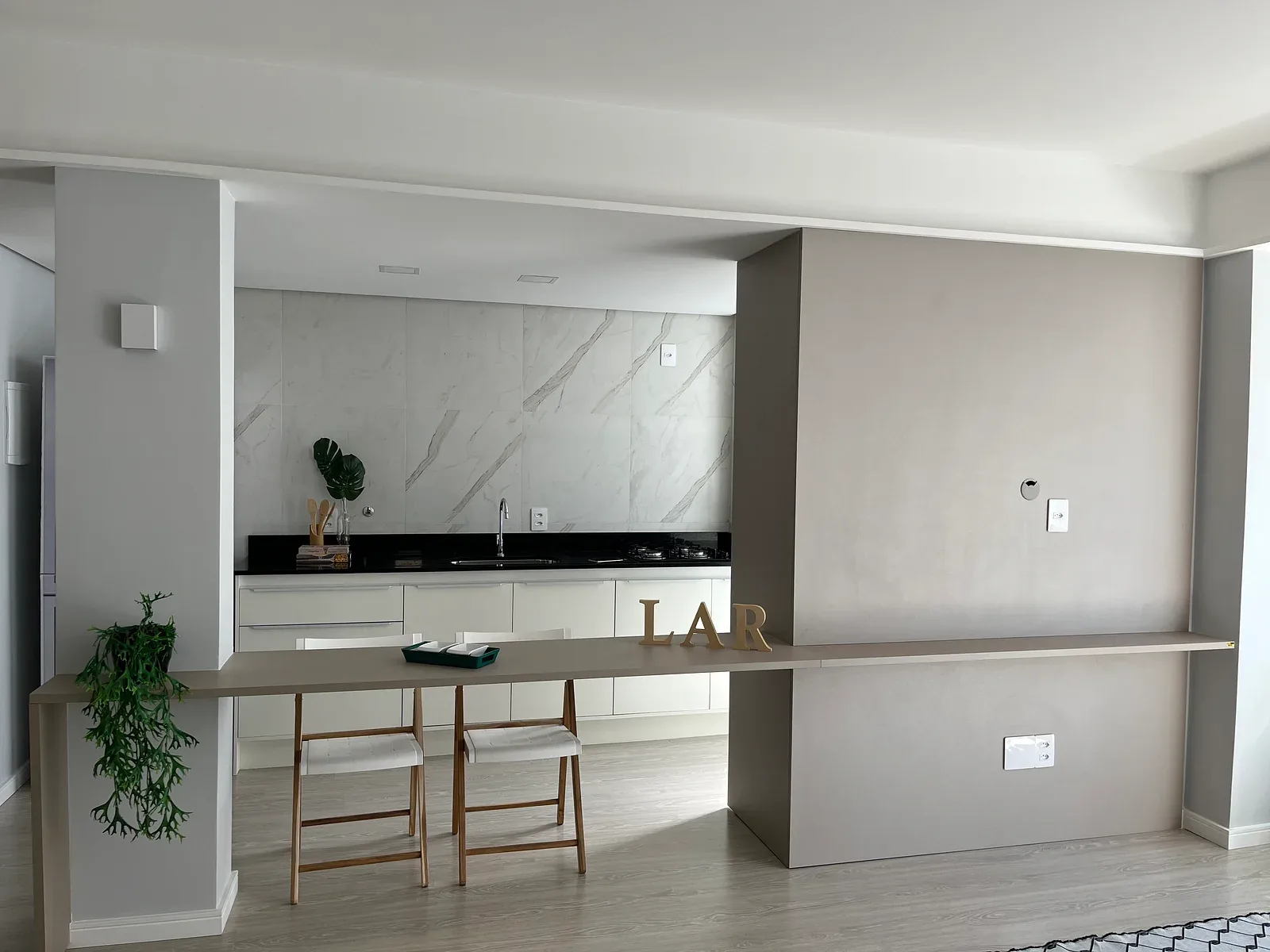 Living integrado com móveis planejados